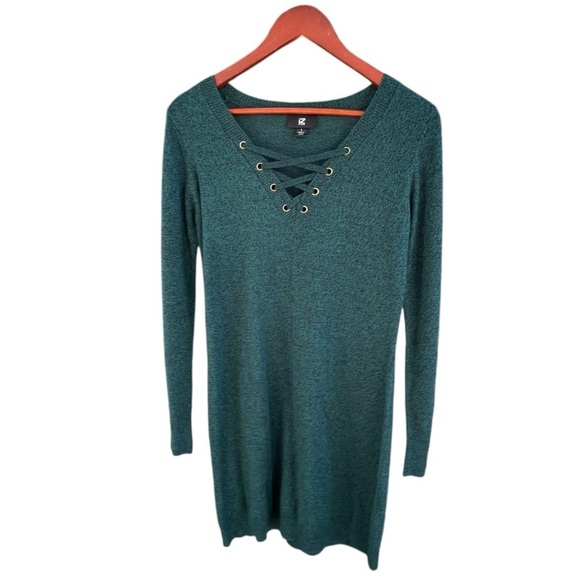 IZ Byer | Green long sleeve sweater dress lace up chest - Picture 9 of 13